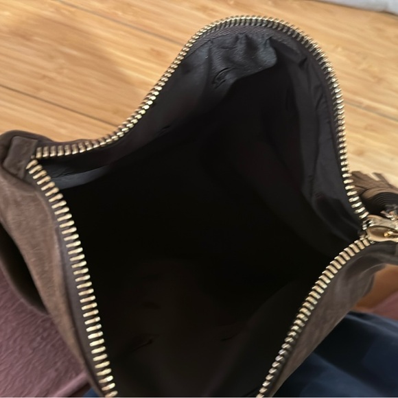 Hogan brown suede cross body /clutch bag, with brass studs. Two pockets. New - Picture 8 of 13